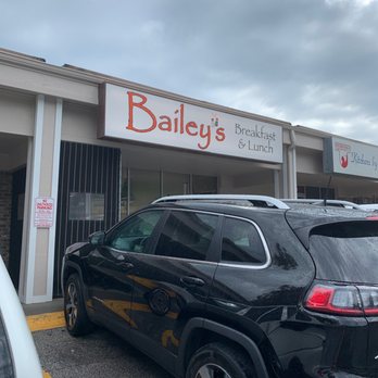 Bailey's Breakfast & Lunch - Outside - Breakfast & Brunch Near Me - Omaha, Nebraska