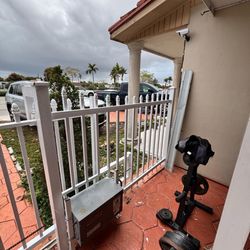 Picasco Propainters - Painted fence