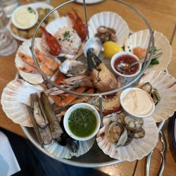The Seafood Bar - Combination for 2 persons (~€90) - Fruits De Mer portion