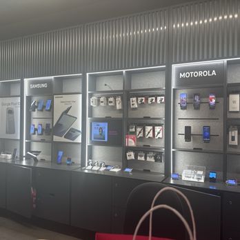 T-Mobile Experience Store - Mobile Phones Near Me - Palm Springs, California T-Mobile Experience Store - Mobile Phones Near Me - Palm Springs, California