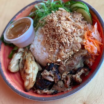 Tran An - Broken Rice w/chicken and porc - Vietnamese Near Me - Miami, Florida Tran An - Broken Rice w/chicken and porc - Vietnamese Near Me - Miami, Florida