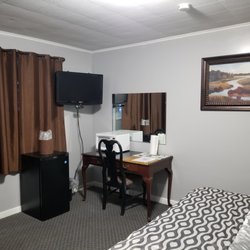 Fiesta City Motel - "Newly renovated suites..."