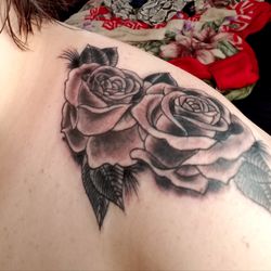 Roses & Ruins Tattoo - Roses by Kevin