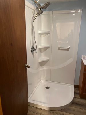 Tom Chlo Construction Logo