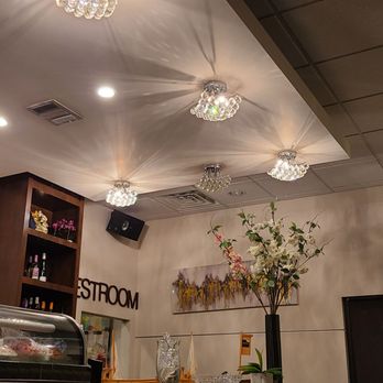 Rakuu - Sushi Bars Near Me - Spring, Texas