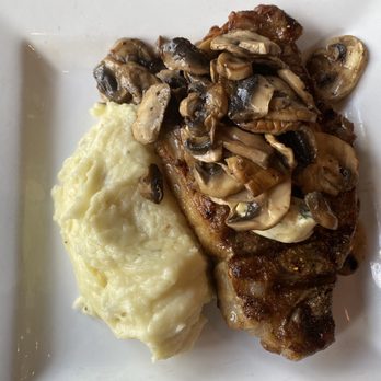 Filet Steak & Seafood - filet steak with mushrooms and mashed potatoes - Steakhouses Near Me - Greensboro, Georgia