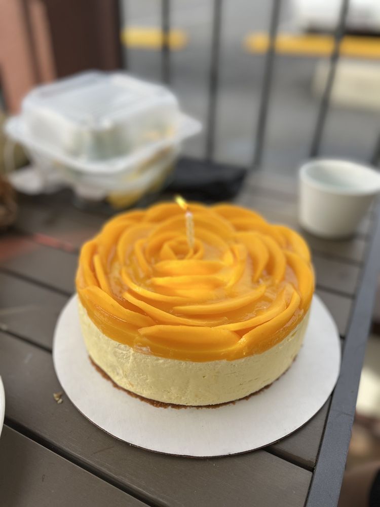 Kim And Alice’s Bakery Logo