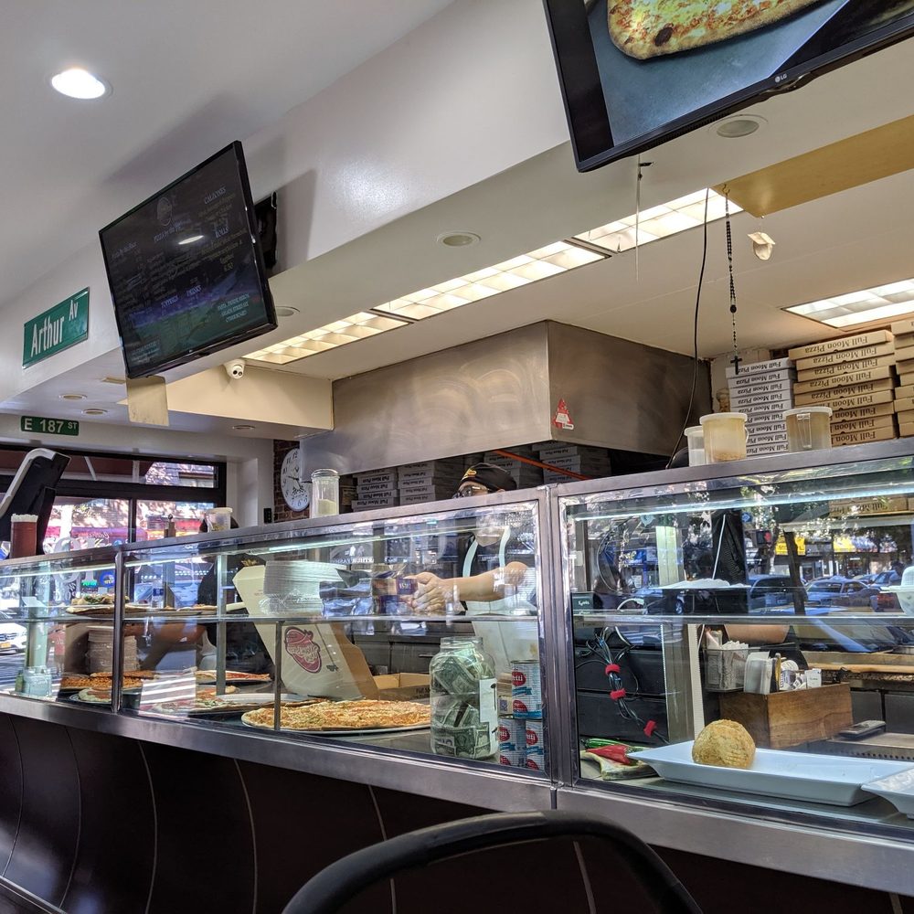 Mezza Luna Pizza - Pizza Near Me - Bronx, New York Mezza Luna Pizza - Pizza Near Me - Bronx, New York