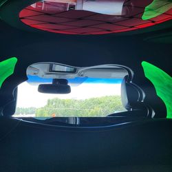 Orlando Limousine Fl - Broken windshield of old black limo