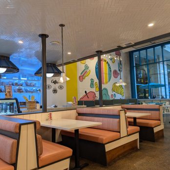 Common Bond Bistro & Bakery - Cafes Near Me - Houston, Texas