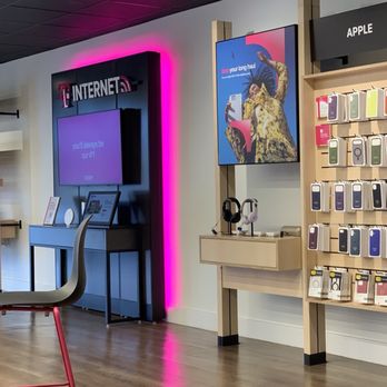 T-Mobile Experience Store - Display - Mobile Phones Near Me - Encino, California T-Mobile Experience Store - Display - Mobile Phones Near Me - Encino, California