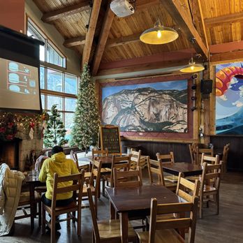 Howe Sound Inn & Brewing Co. - Stage area~ - Brewpubs Near Me - Squamish, British Columbia