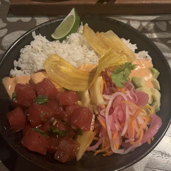 Three Bridges Bar & Grill - Poke with marinated tuna - Bars Near Me - Orlando, Florida