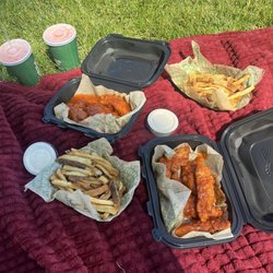 Boothbay Park - Food (wing stop)