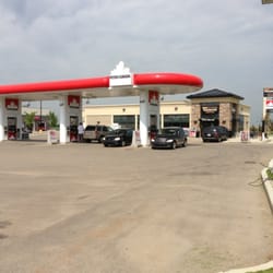 Petro-Canada - Pumps and store