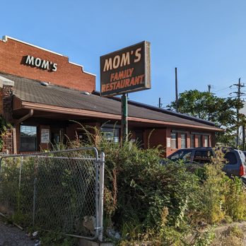 Mom's Family - Restaurant exterior - New American Near Me - Cleveland, Ohio Mom's Family - Restaurant exterior - New American Near Me - Cleveland, Ohio