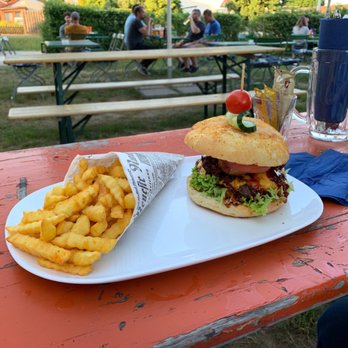 Zum Südlager - Omg burger with crinkle frys - Burgers Near Me - Vilseck, BY Zum Südlager - Omg burger with crinkle frys - Burgers Near Me - Vilseck, BY