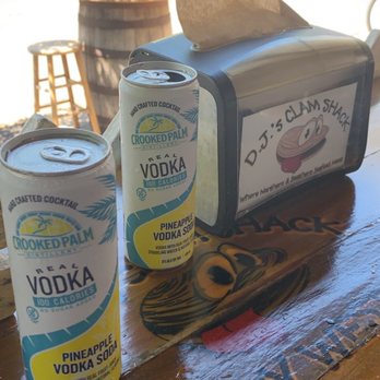 DJ's Clam Shack - Atmosphere sitting on the porch - Seafood Near Me - Key West, Florida