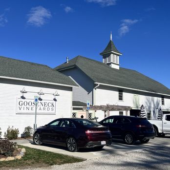 Gooseneck Vineyards - Outside from the roadside - Wineries Near Me - North Kingstown, Rhode Island
