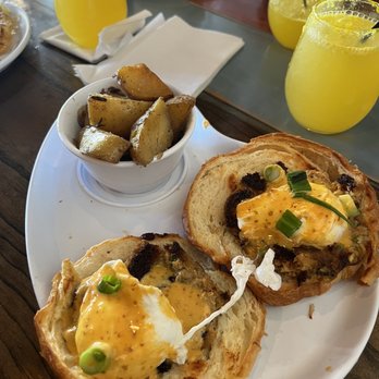 Two Chicks Cafe - Breakfast & Brunch Near Me - New Orleans, Louisiana