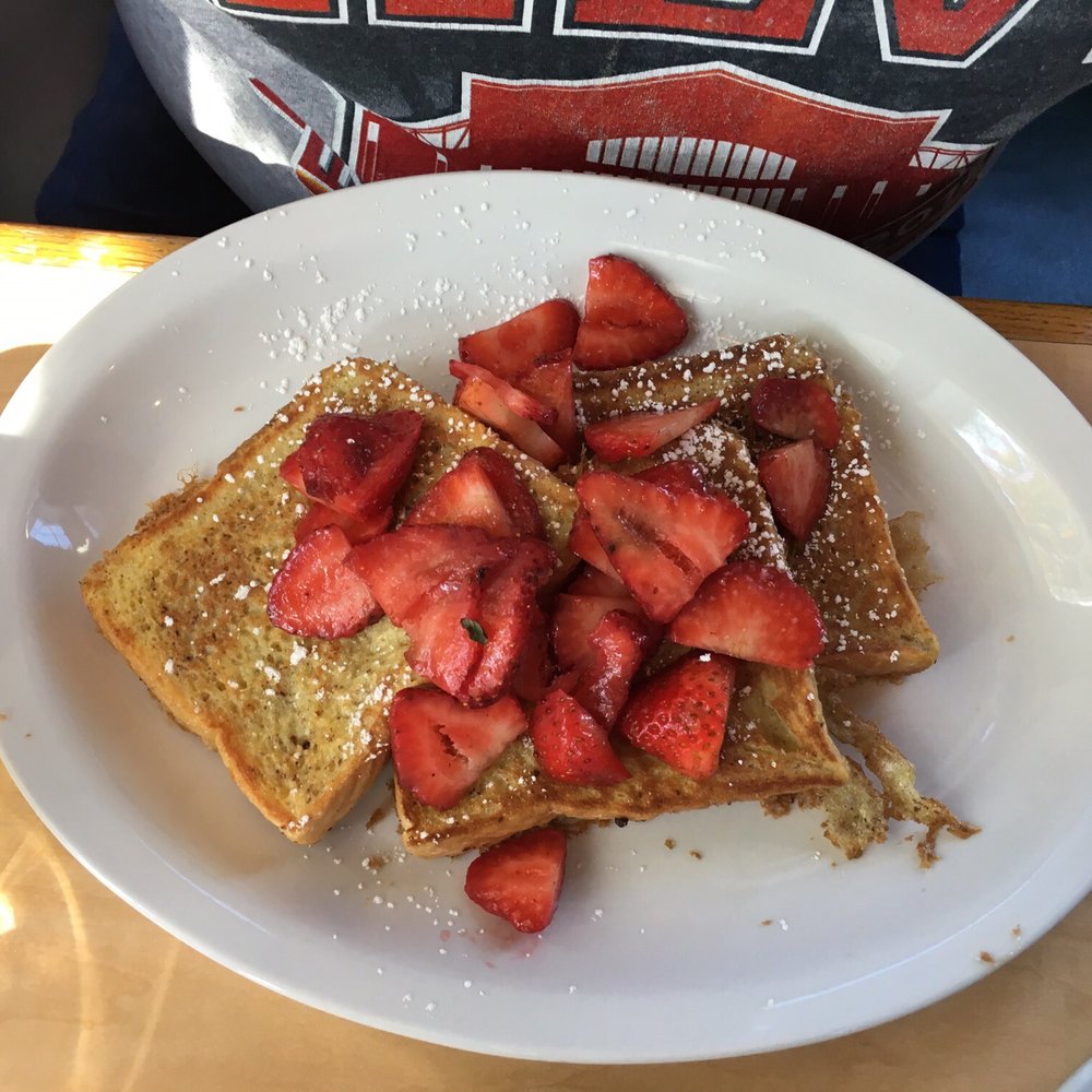Le Peep - Strawberry French Toast - Breakfast & Brunch Near Me - Valparaiso, Indiana Le Peep - Strawberry French Toast - Breakfast & Brunch Near Me - Valparaiso, Indiana