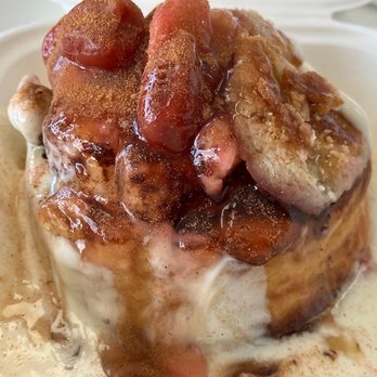 Peach Cobbler Factory - strawberry cinnamon roll - Desserts Near Me - Lakeland, Florida Peach Cobbler Factory - strawberry cinnamon roll - Desserts Near Me - Lakeland, Florida