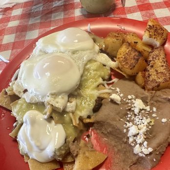 Sierra Madre - Chilaquiles verdes - Mexican Near Me - Cypress, Texas