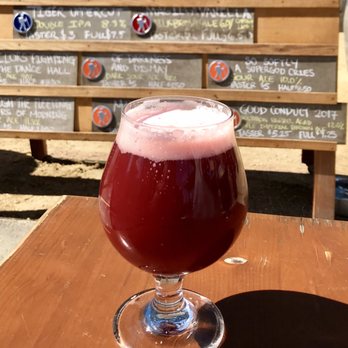 Fieldwork - Full serving of the VanillaBerry Sour Ale(6.8%) - Beer Bar Near Me - San Mateo, California Fieldwork - Full serving of the VanillaBerry Sour Ale(6.8%) - Beer Bar Near Me - San Mateo, California