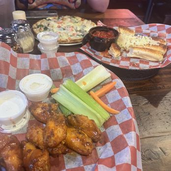 Gina's Pizzaria - Wings, Alfredo pizza, & breadsticks yummy - Pizza Near Me - Burleson, Texas