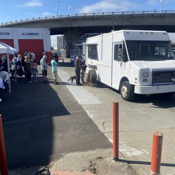 Zamora Carnitas - Long lines means Great food! - Food Trucks Near Me - Oakland, California
