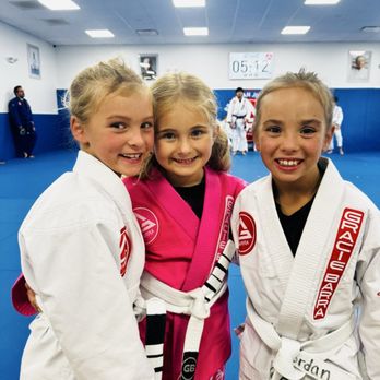 Gracie Barra West Ashley - Brazilian Jiu-jitsu Near Me - Charleston, South Carolina Gracie Barra West Ashley - Brazilian Jiu-jitsu Near Me - Charleston, South Carolina