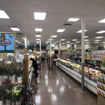 Trader Joe's - Grocery Near Me - Calabasas, California
