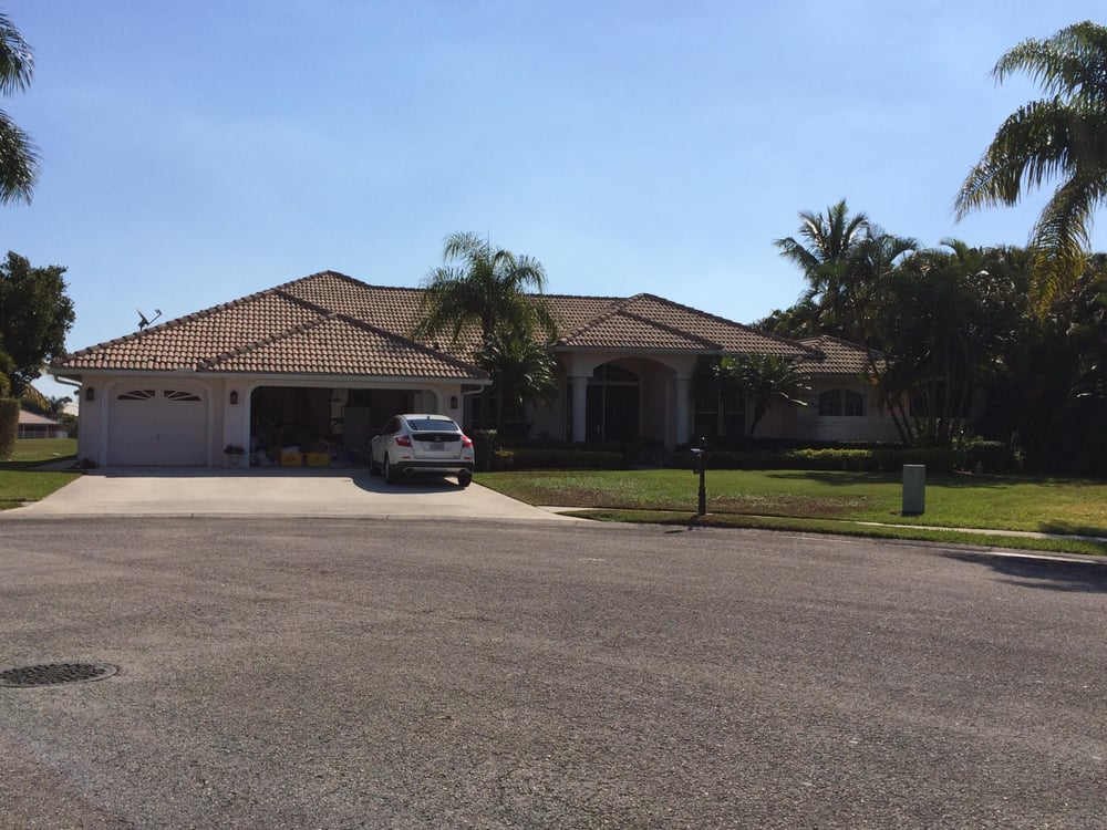 Slide of KLR Roofing