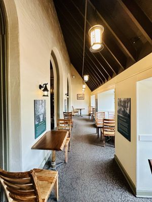 Multnomah Falls Lodge by null