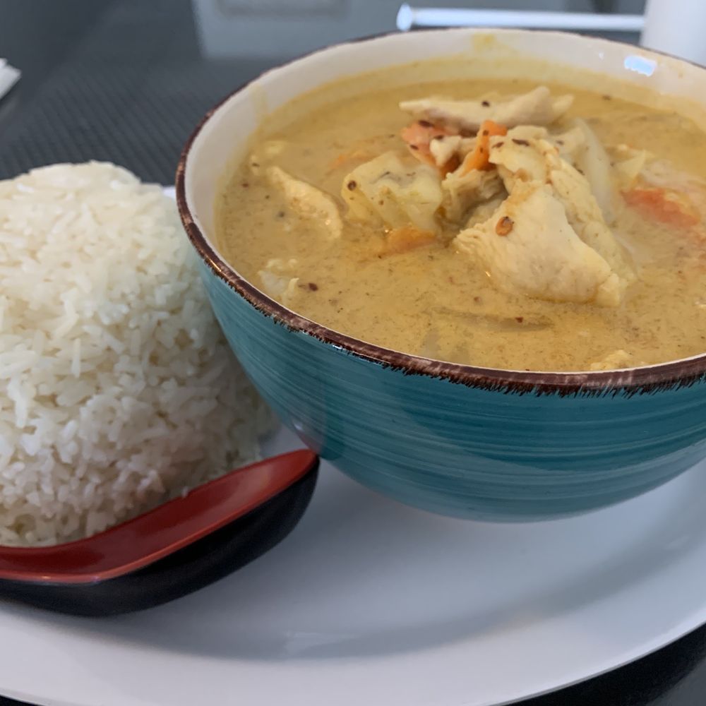 Surin Thai Eatery - L11. Yellow Curry Lunch Special - Thai Near Me - Simi Valley, California Surin Thai Eatery - L11. Yellow Curry Lunch Special - Thai Near Me - Simi Valley, California