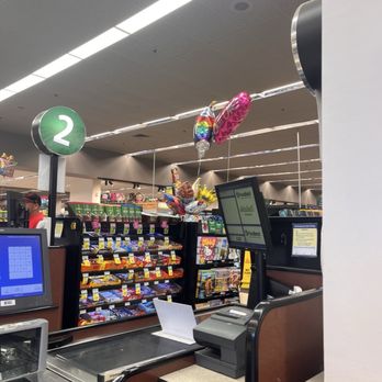 Foodland - cashier - Grocery Near Me - Pukalani, Hawaii