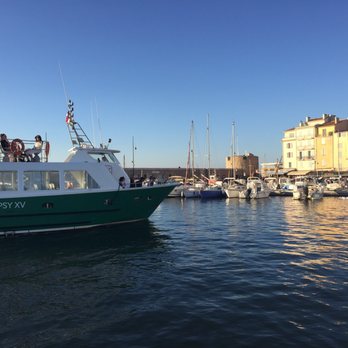 Cabane Bambou - Another ferry coming in - Beach Bars Near Me - Ramatuelle, 83