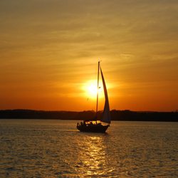 Calendar Islands Sailing Company - Sunset sailing on Casco Bay is one of the customized sailing experiences you can enjoy in Portland, Maine.