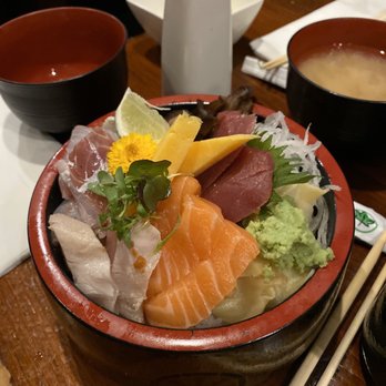 Japango - Chirashi Bowl - Sushi Bars Near Me - Toronto, Ontario