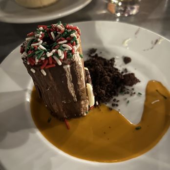 Cafe Orleans - Yule Log - Cajun/Creole Near Me - Anaheim, California