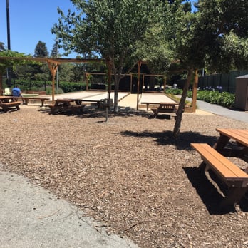 Washington Park - One of the picnic tables near the bocce court - Parks Near Me - Burlingame, California