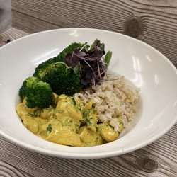 Fit Food Cuisine - Thai chicken curry with steamed brown rice