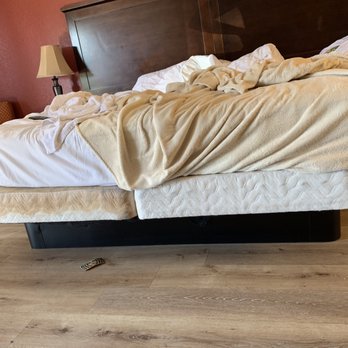 Rodeway Inn Fallbrook Downtown - Mattress is disgusting - Hotels Near Me - Fallbrook, California Rodeway Inn Fallbrook Downtown - Mattress is disgusting - Hotels Near Me - Fallbrook, California