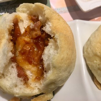 添好運 - Char Siew Bao - BBQ pork buns that earned them the Michelin Star - Dim Sum Near Me - Hong Kong, HK