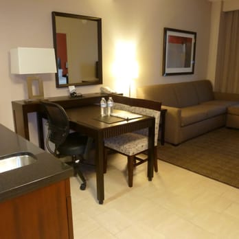 Embassy Suites by Hilton Palmdale - Kitchenette - Hotels Near Me - Palmdale, California