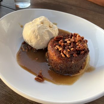 Eureka! - Bourbon caramelized pecans - American Near Me - Fresno, California