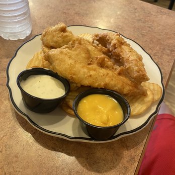 Dolsie's Lunch Box Grille - Kid's Chicken Fingers - New American Near Me - Saint Cloud, Minnesota