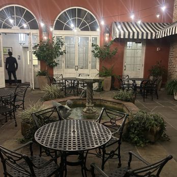 Tableau - Courtyard - Cajun/Creole Near Me - New Orleans, Louisiana Tableau - Courtyard - Cajun/Creole Near Me - New Orleans, Louisiana