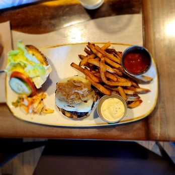 Monkeypod Kitchen by Merriman - Cheeseburger - New American Near Me - Kihei, Hawaii