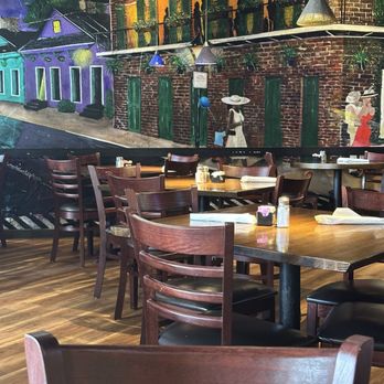 Cajun Yard Dog - Inside - Cajun/Creole Near Me - Charlotte, North Carolina